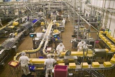 一個(gè)規(guī)定最&ldquo;奇葩&rdquo;的工廠,員工上班要穿紙尿褲,上廁所自動(dòng)離職